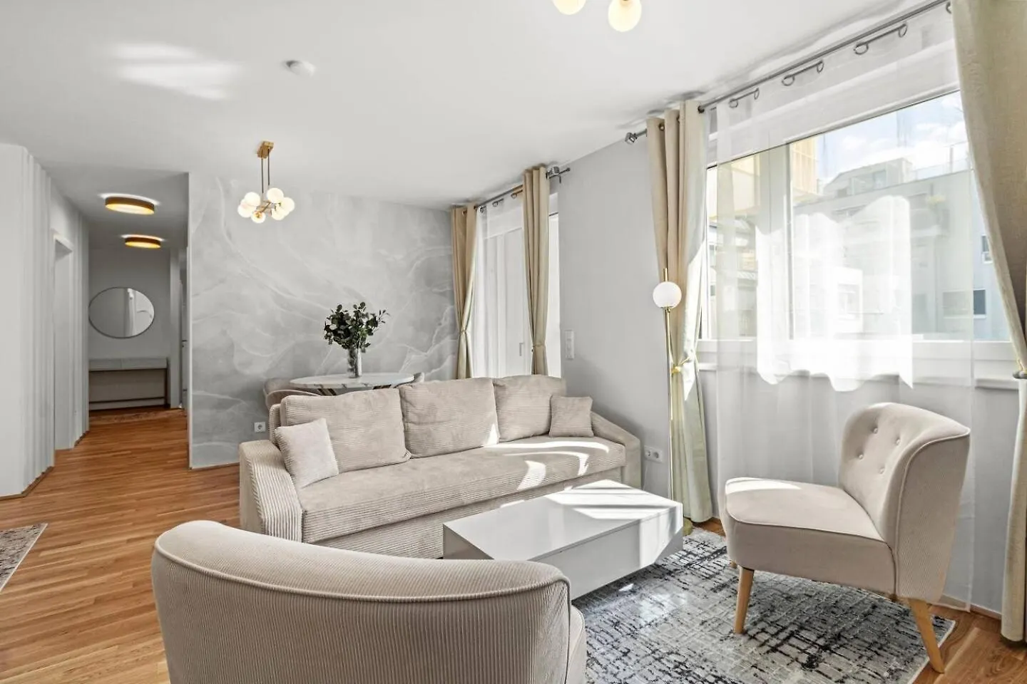 Appartement Balkon I Tiefgaragen Parkplatz I 5 Min Zum Einkaufszentrum I Schnelles Wlan Wenen