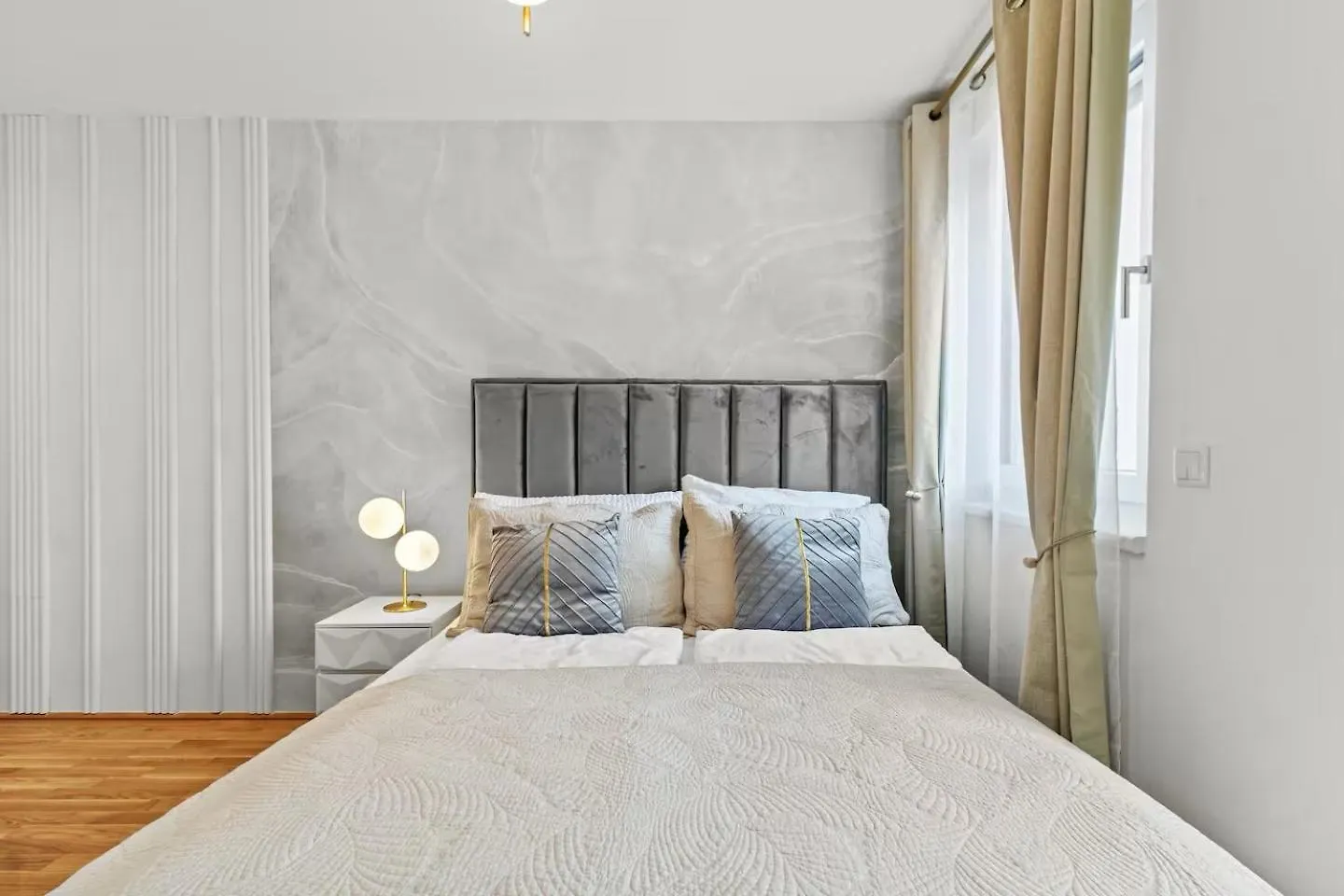 Apartment Balkon I Tiefgaragen Parkplatz I 5 Min Zum Einkaufszentrum I Schnelles Wlan Vienna