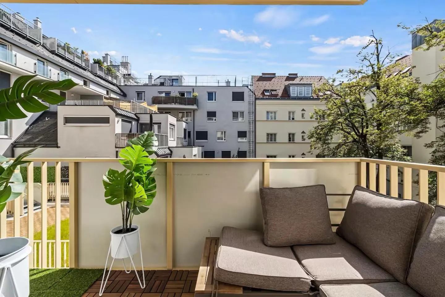 Balkon I Tiefgaragen Parkplatz I 5 Min Zum Einkaufszentrum I Schnelles Wlan Vienna Austria