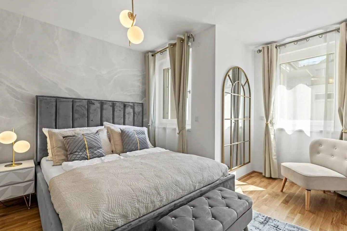 Balkon I Tiefgaragen Parkplatz I 5 Min Zum Einkaufszentrum I Schnelles Wlan Vienna Apartment