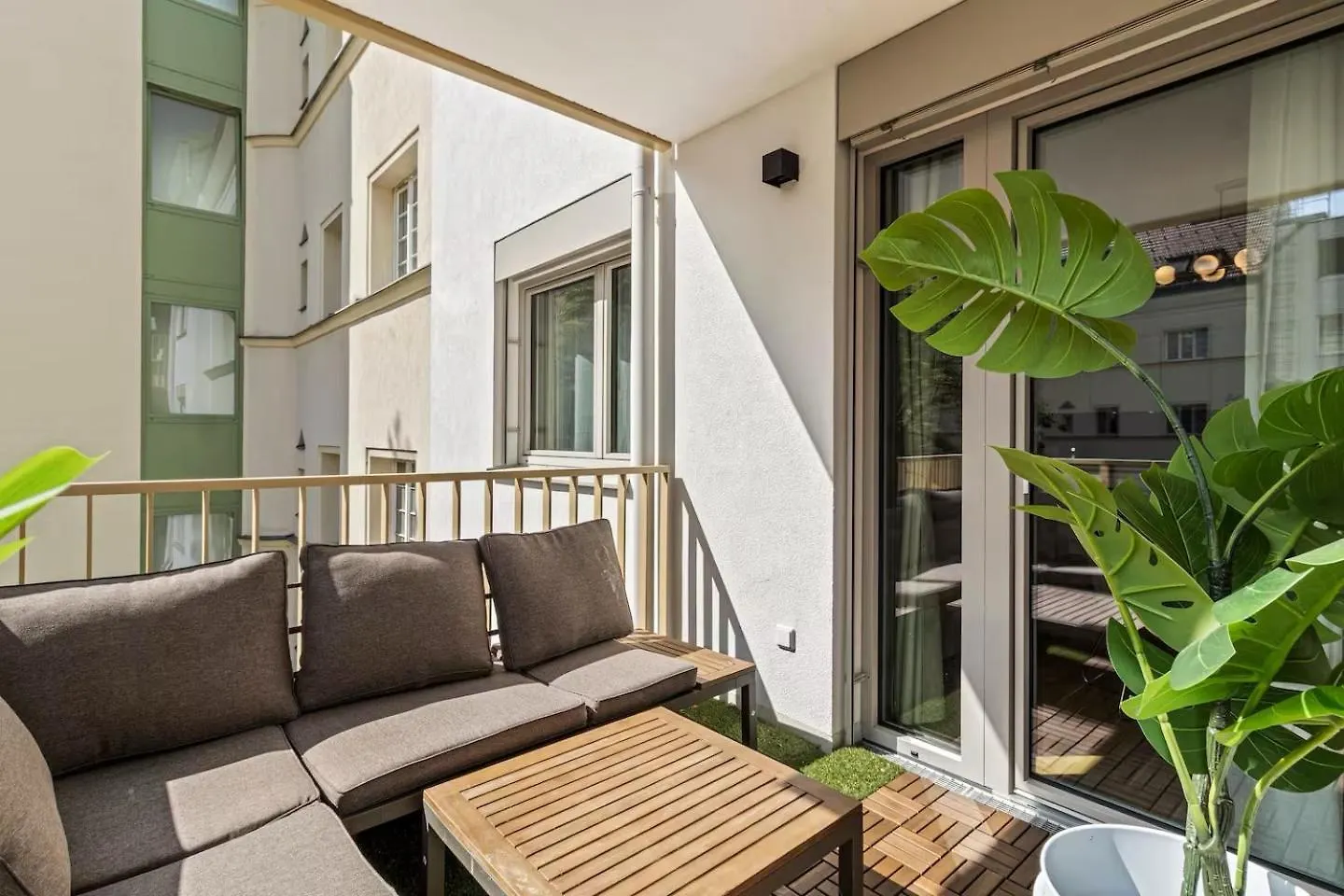 Apartment Balkon I Tiefgaragen Parkplatz I 5 Min Zum Einkaufszentrum I Schnelles Wlan Vienna Austria