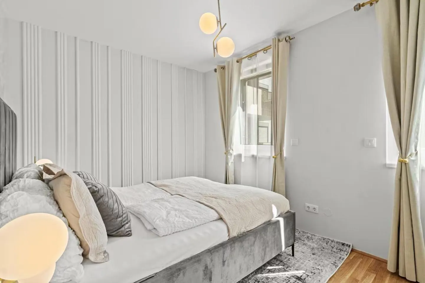 Balkon I Tiefgaragen Parkplatz I 5 Min Zum Einkaufszentrum I Schnelles Wlan Vienna Apartment