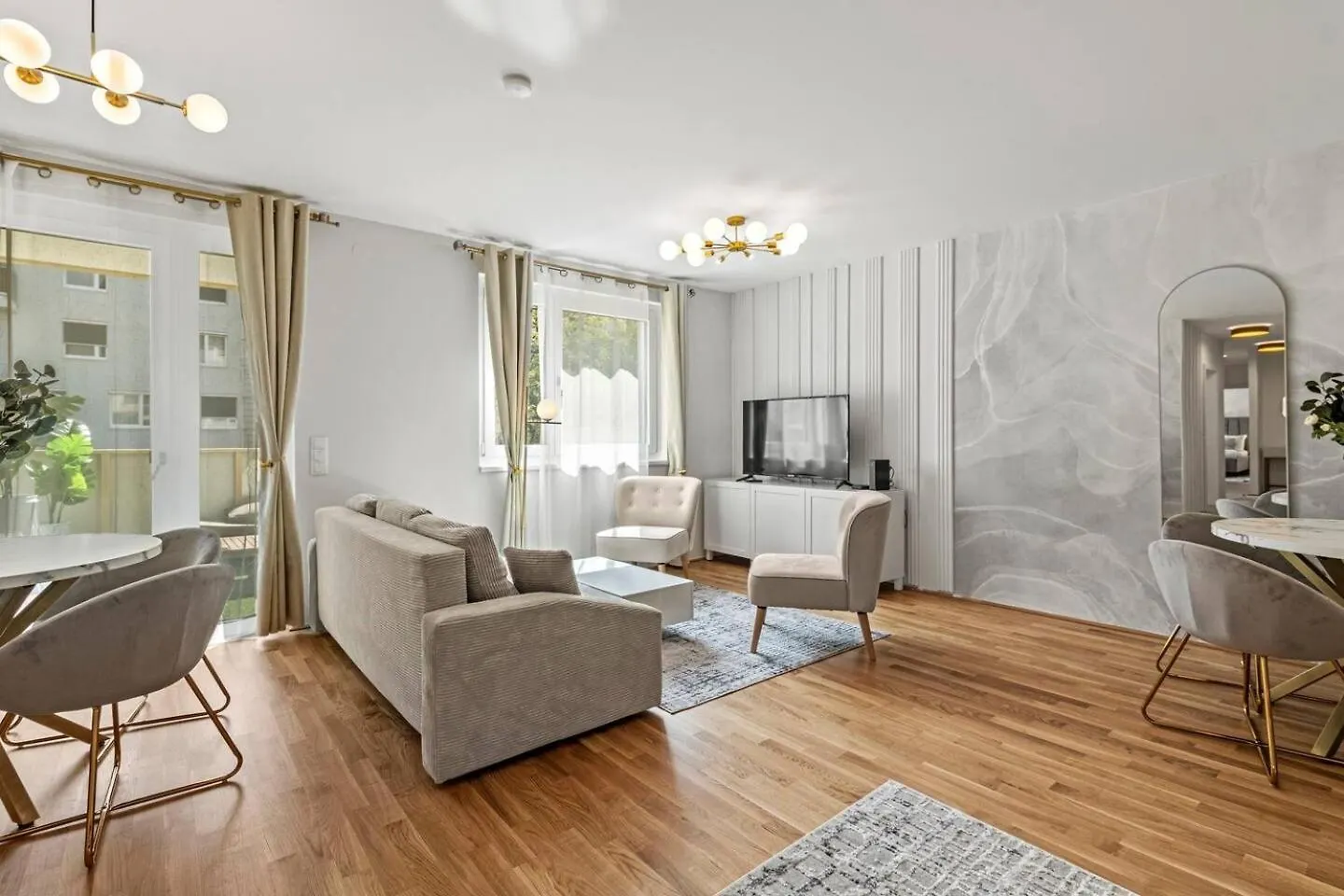 Balkon I Tiefgaragen Parkplatz I 5 Min Zum Einkaufszentrum I Schnelles Wlan Vienna
